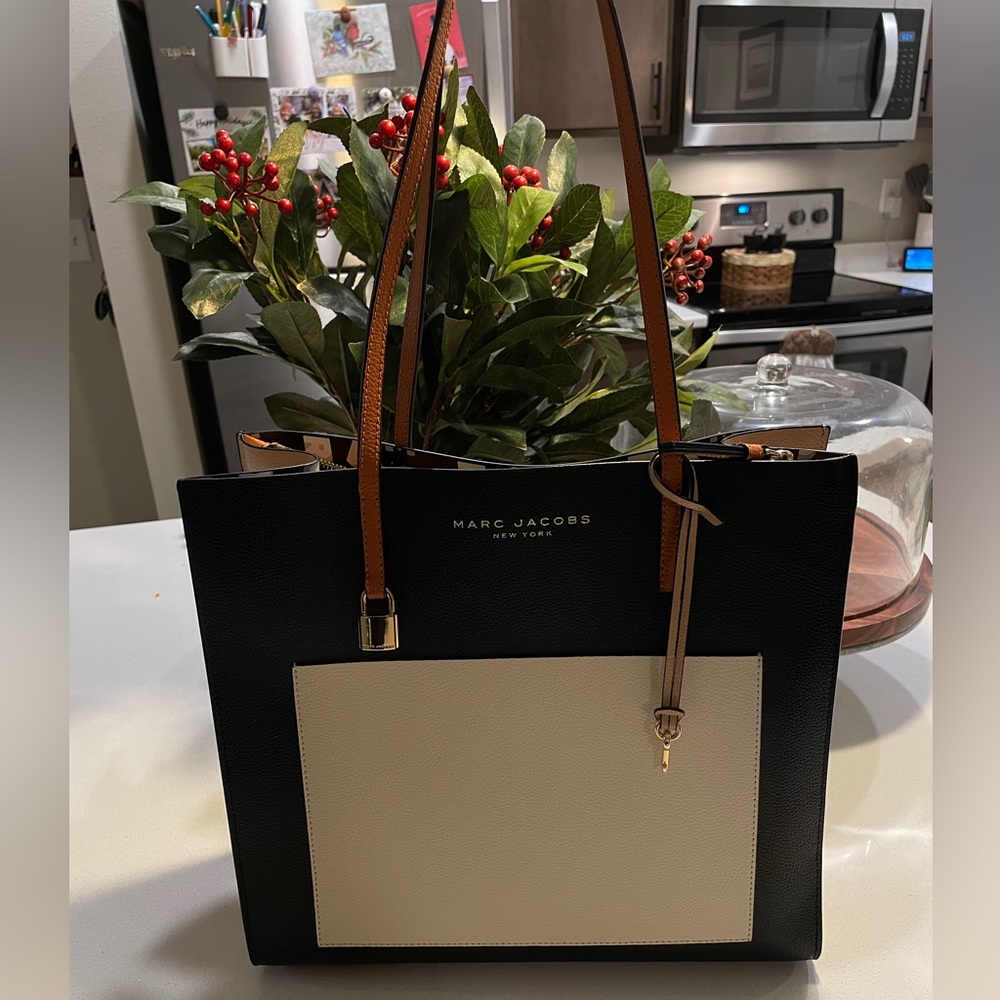 Marc Jacob’s Smoked Almond Colorblock Tote